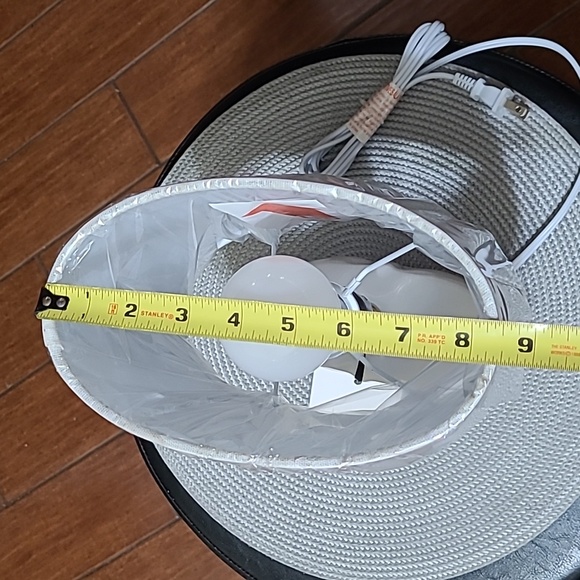 💋Lips Lamp - Picture 8 of 9